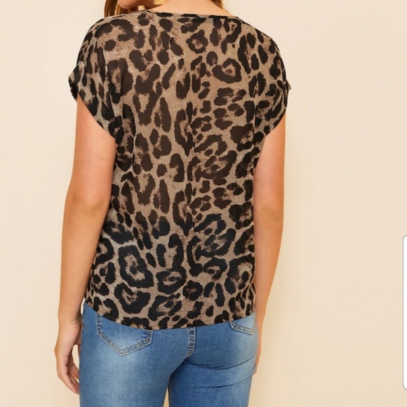 Round Neck Leopard Blouse - Picture 4 of 8